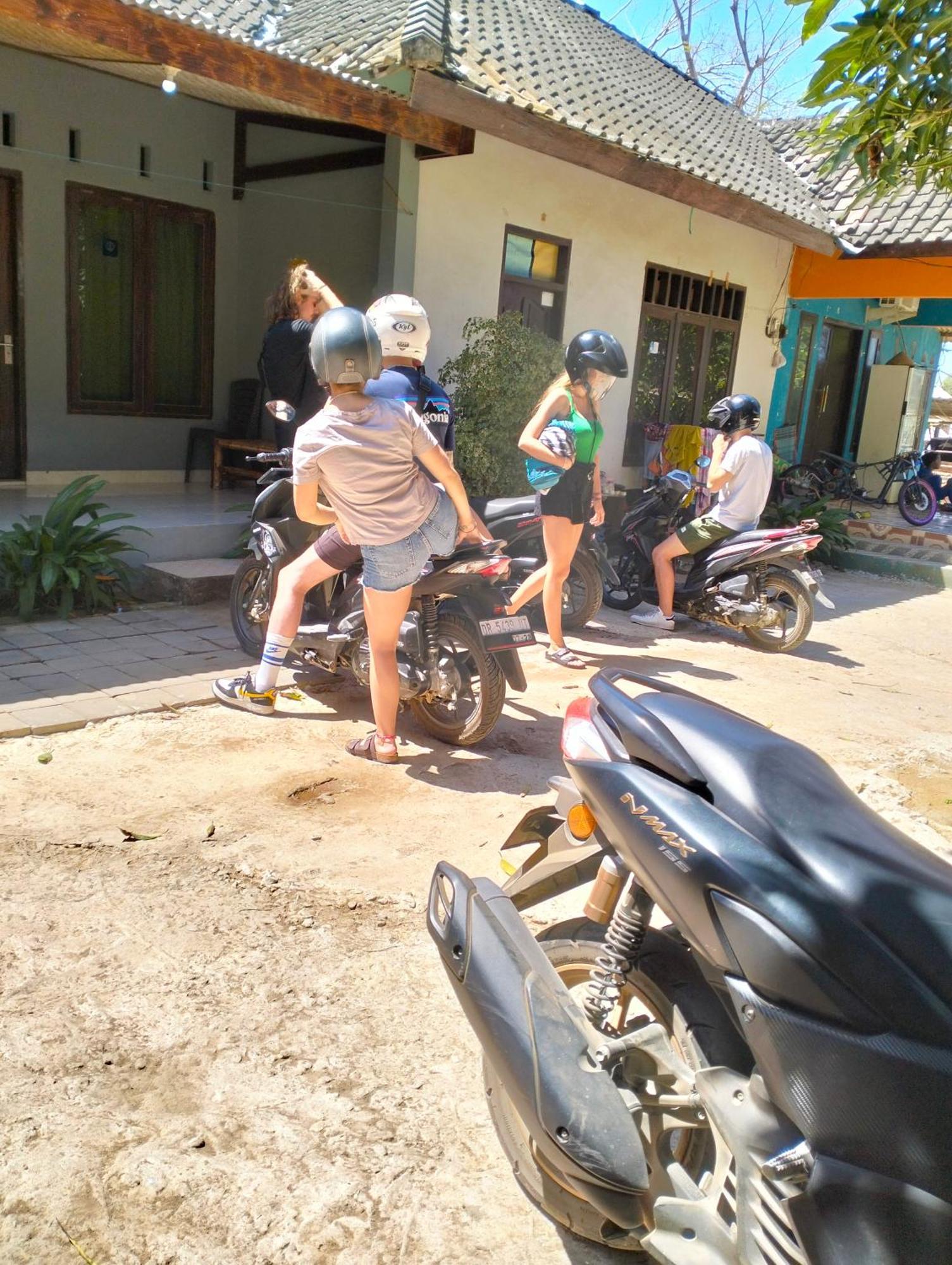 T&T Homestay Kuta  Εξωτερικό φωτογραφία